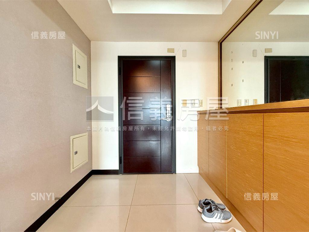 專！新杜拜朝南大兩房車位房屋室內格局與周邊環境