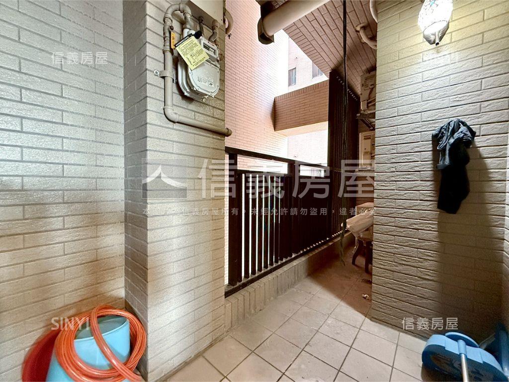 專！新杜拜朝南大兩房車位房屋室內格局與周邊環境