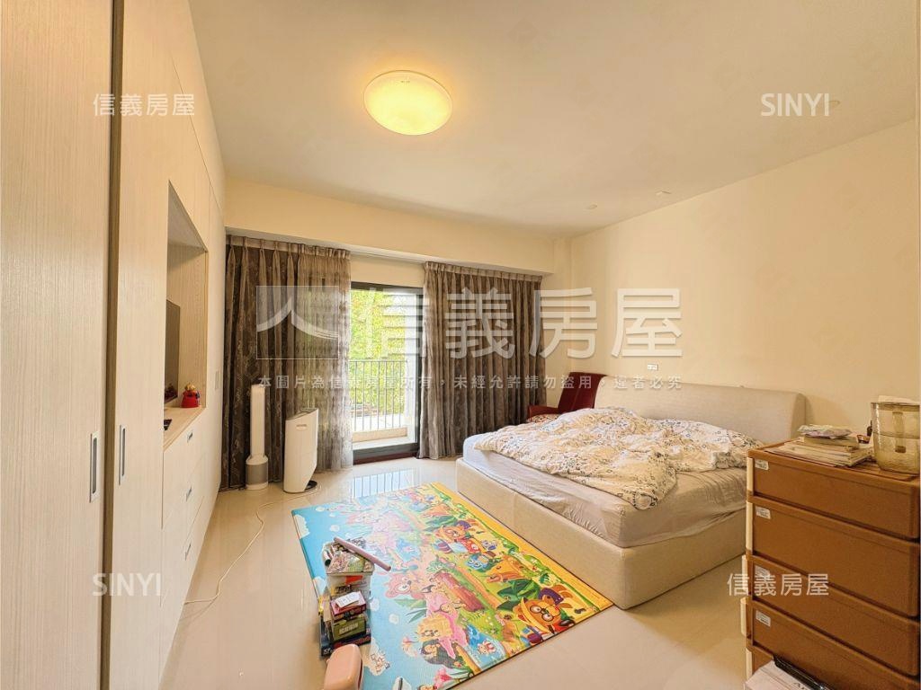 北區臨路豪墅，衛浴皆開窗房屋室內格局與周邊環境