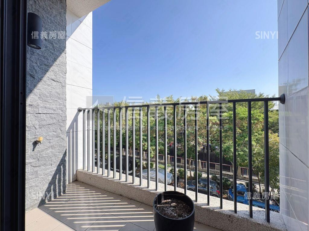 北區臨路豪墅，衛浴皆開窗房屋室內格局與周邊環境