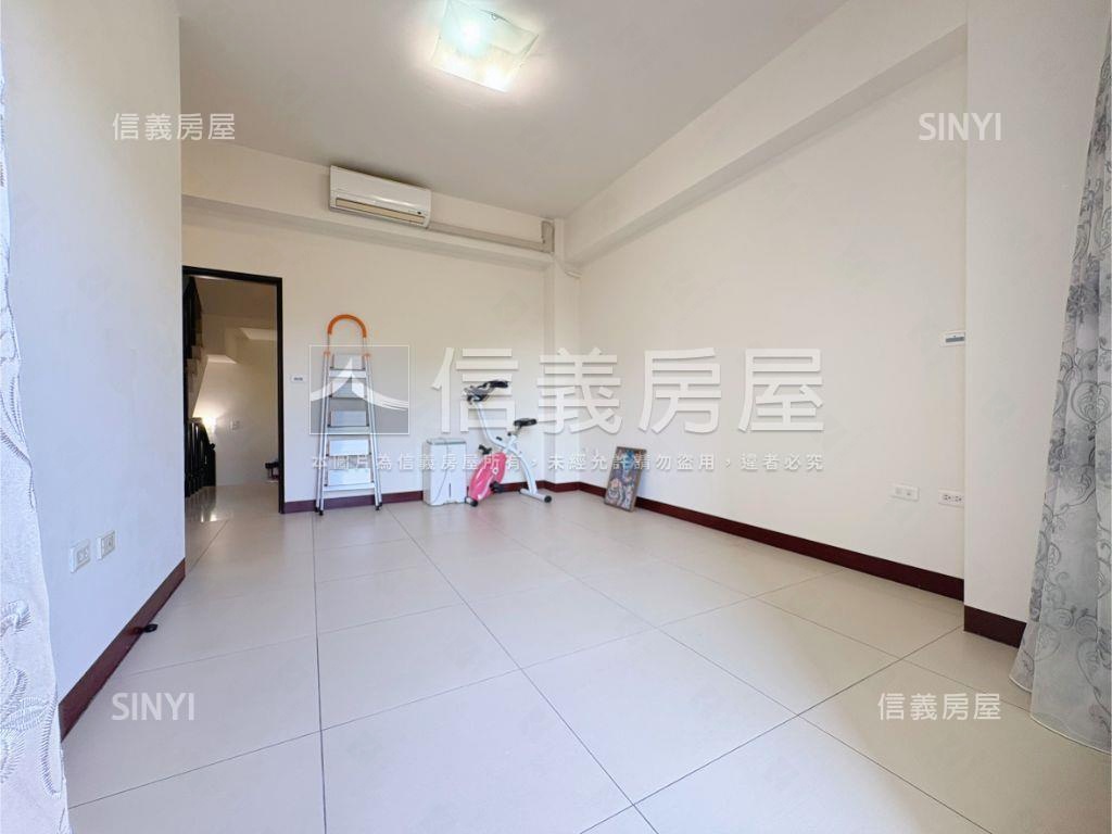 北區臨路豪墅，衛浴皆開窗房屋室內格局與周邊環境