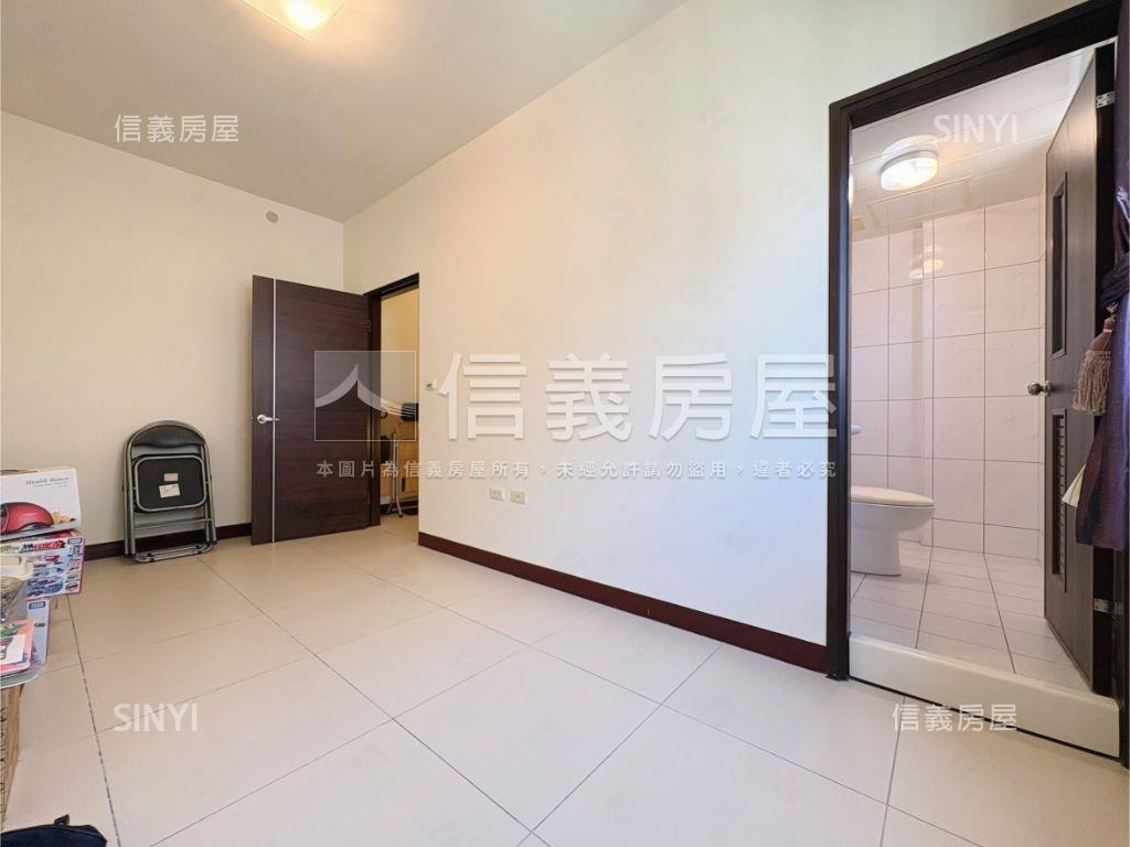 北區臨路豪墅，衛浴皆開窗房屋室內格局與周邊環境