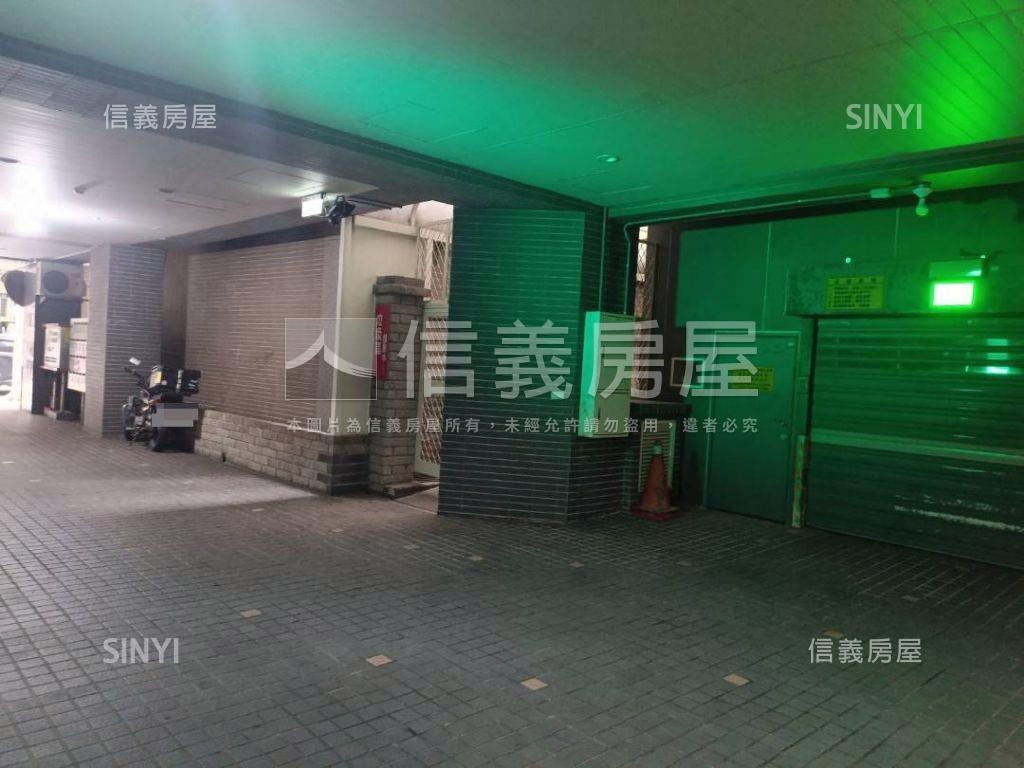 中正廈之堡塔式停車位房屋室內格局與周邊環境