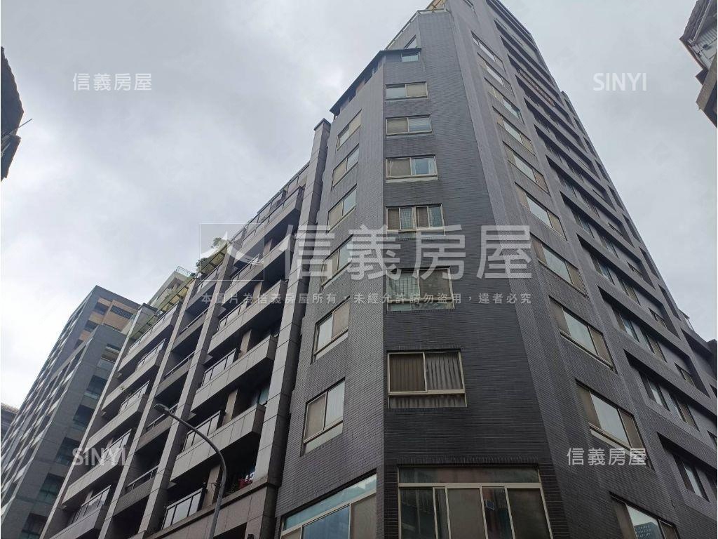 中正廈之堡塔式停車位房屋室內格局與周邊環境