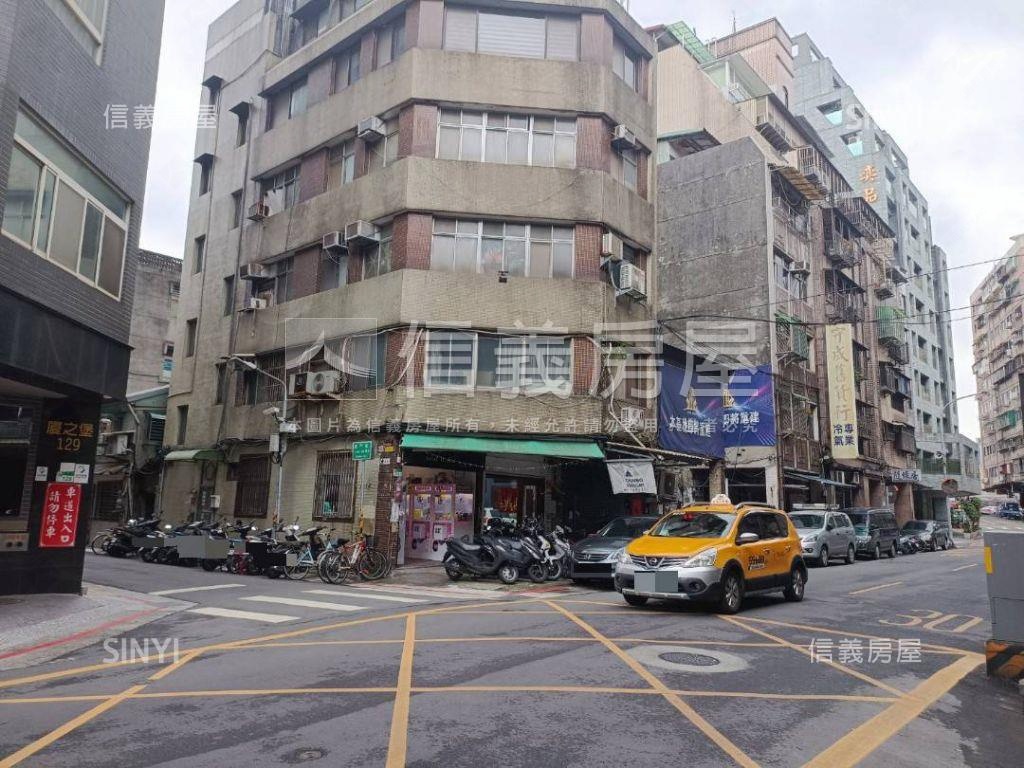 中正廈之堡塔式停車位房屋室內格局與周邊環境