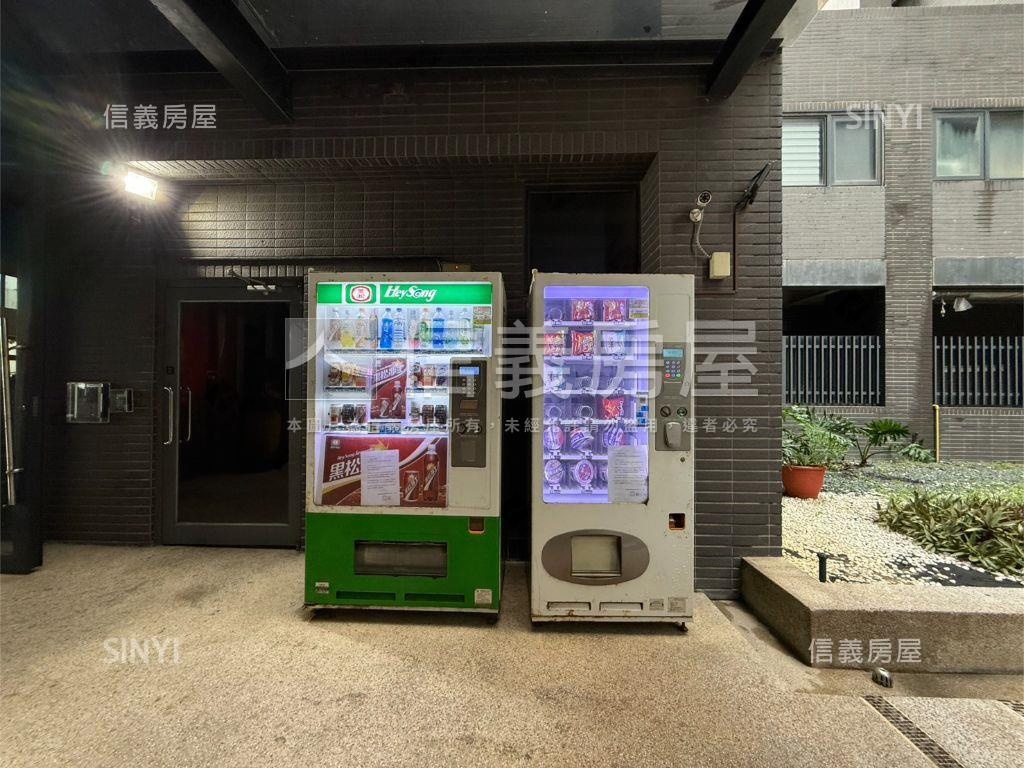 近６８春福三房平面車位房屋室內格局與周邊環境