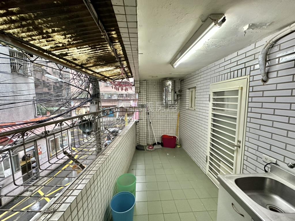 廣福街樓中樓收租小宅房屋室內格局與周邊環境
