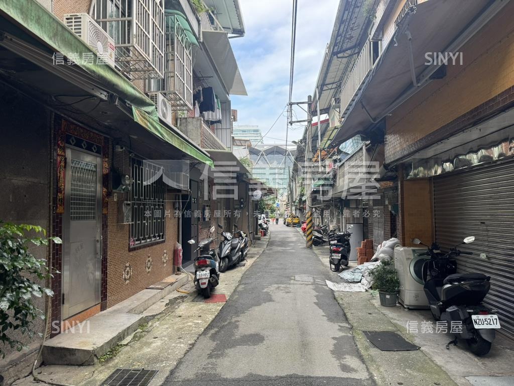 近捷運透天房屋室內格局與周邊環境