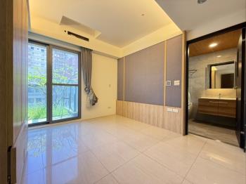 高鐵高樓邊間三房平車