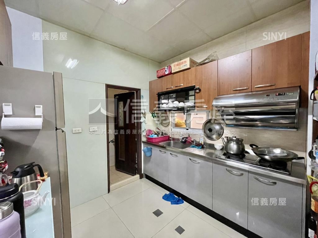大地坪輕屋齡招財透天房屋室內格局與周邊環境