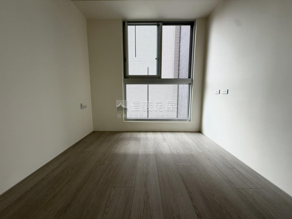 ★帥１４期科技質感精緻宅房屋室內格局與周邊環境