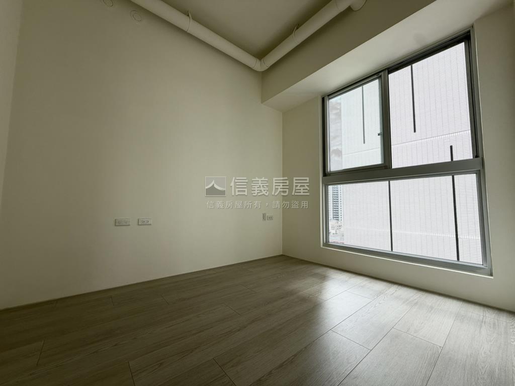 ★帥１４期科技質感精緻宅房屋室內格局與周邊環境
