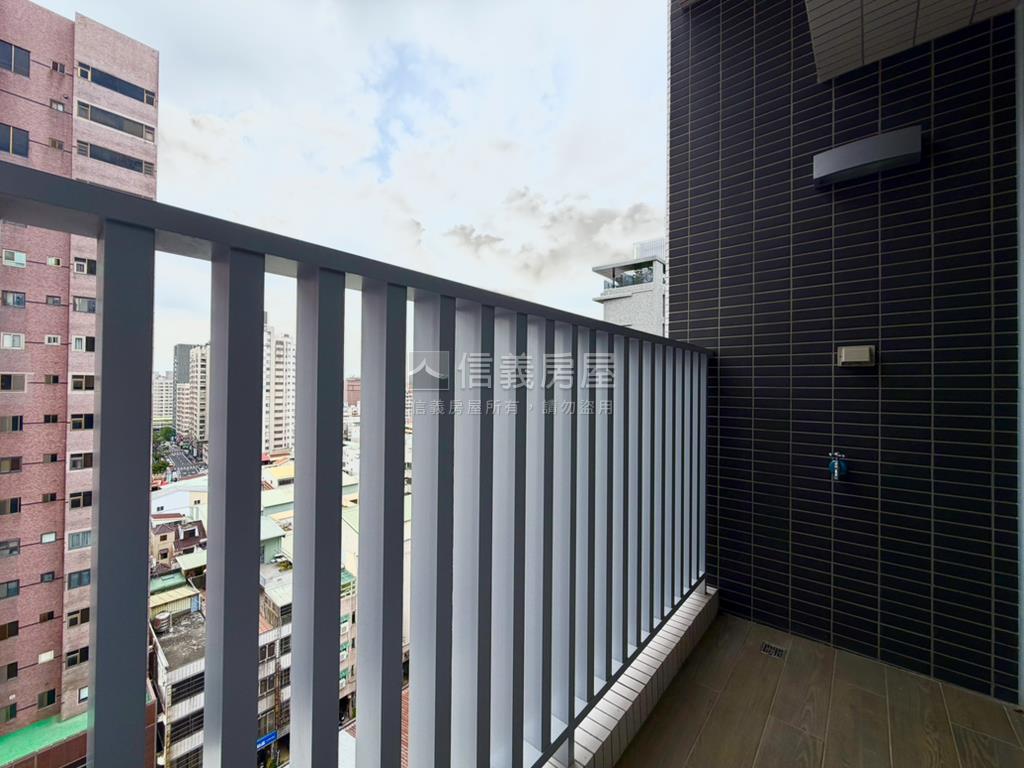 ★帥１４期科技質感精緻宅房屋室內格局與周邊環境