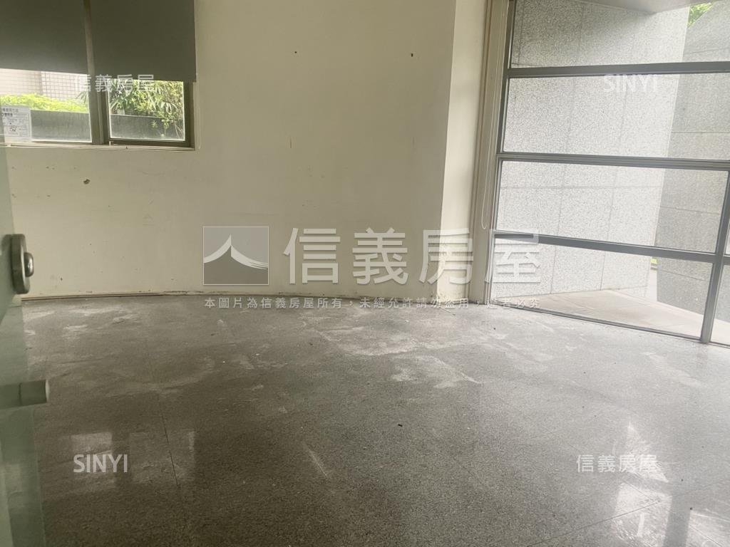 現代米羅大空間辦公室房屋室內格局與周邊環境