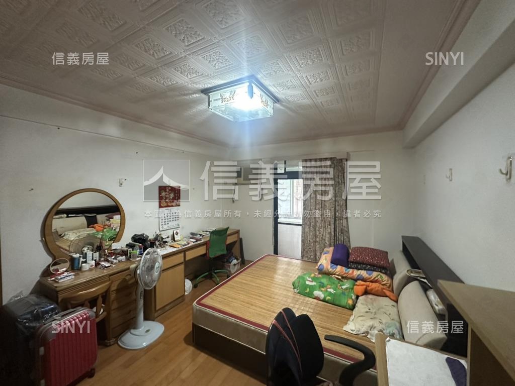 第一城四房大空間房屋室內格局與周邊環境