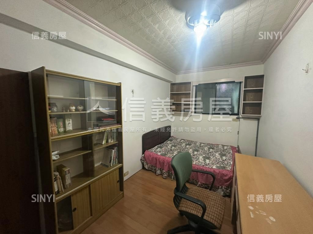 第一城四房大空間房屋室內格局與周邊環境