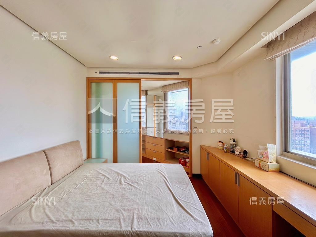 專任正群天下視野大四房房屋室內格局與周邊環境