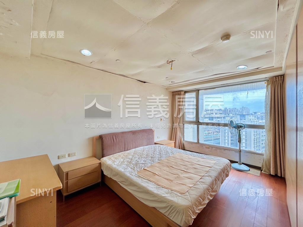 專任正群天下視野大四房房屋室內格局與周邊環境