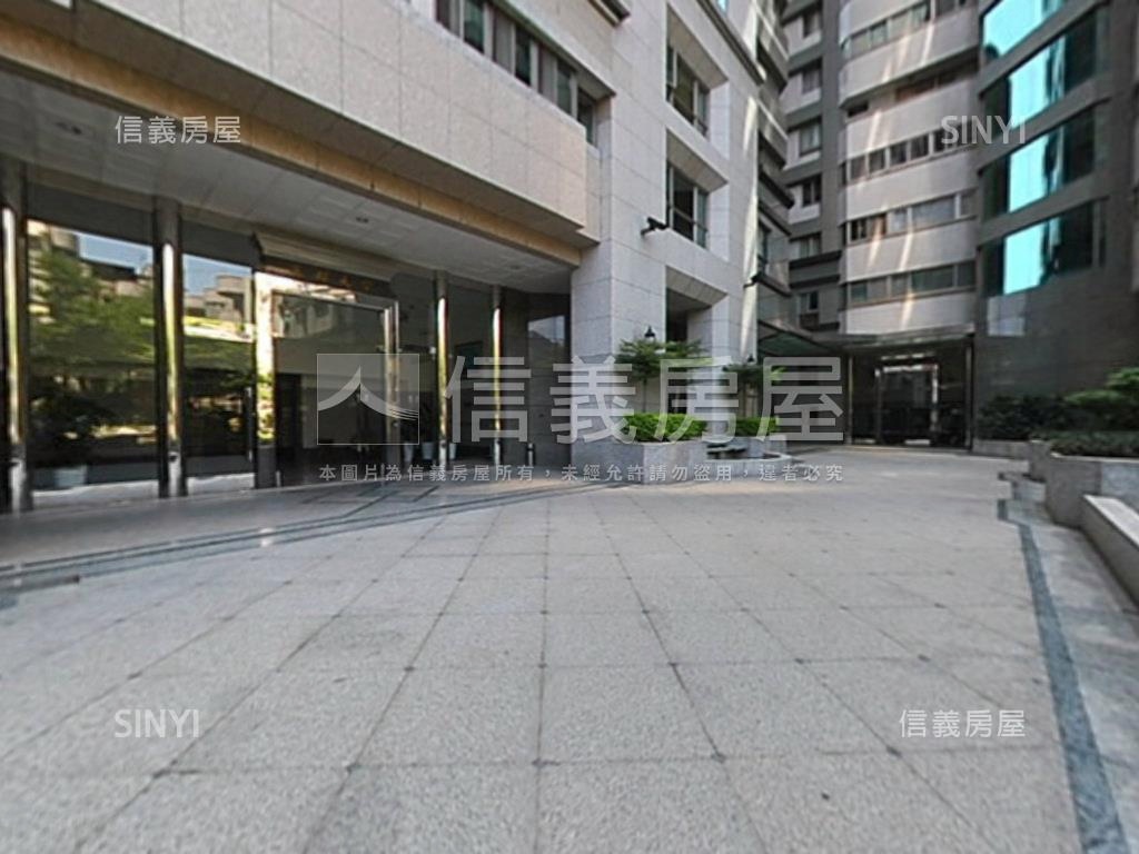 專任正群天下視野大四房房屋室內格局與周邊環境