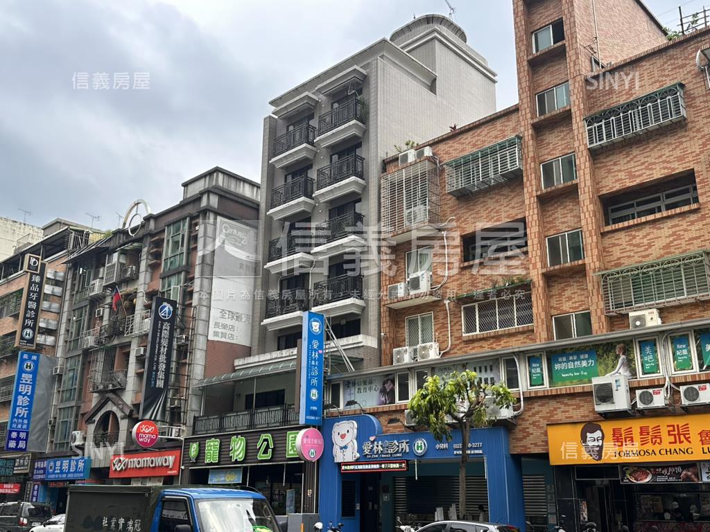 長榮路前段。正店面房屋室內格局與周邊環境