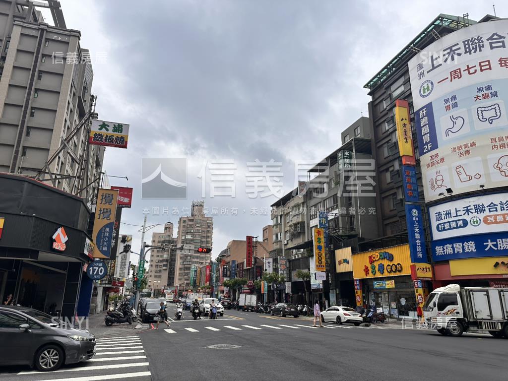 長榮路前段。正店面房屋室內格局與周邊環境