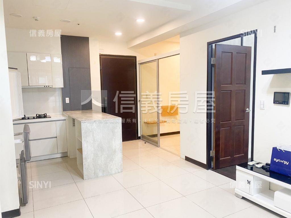 雲世紀Ｃ區２＋１雙車位房屋室內格局與周邊環境