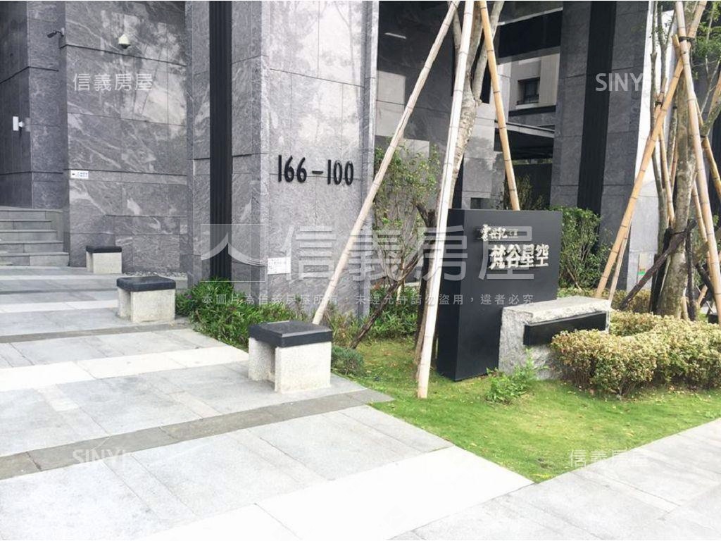 雲世紀Ｃ區２＋１雙車位房屋室內格局與周邊環境