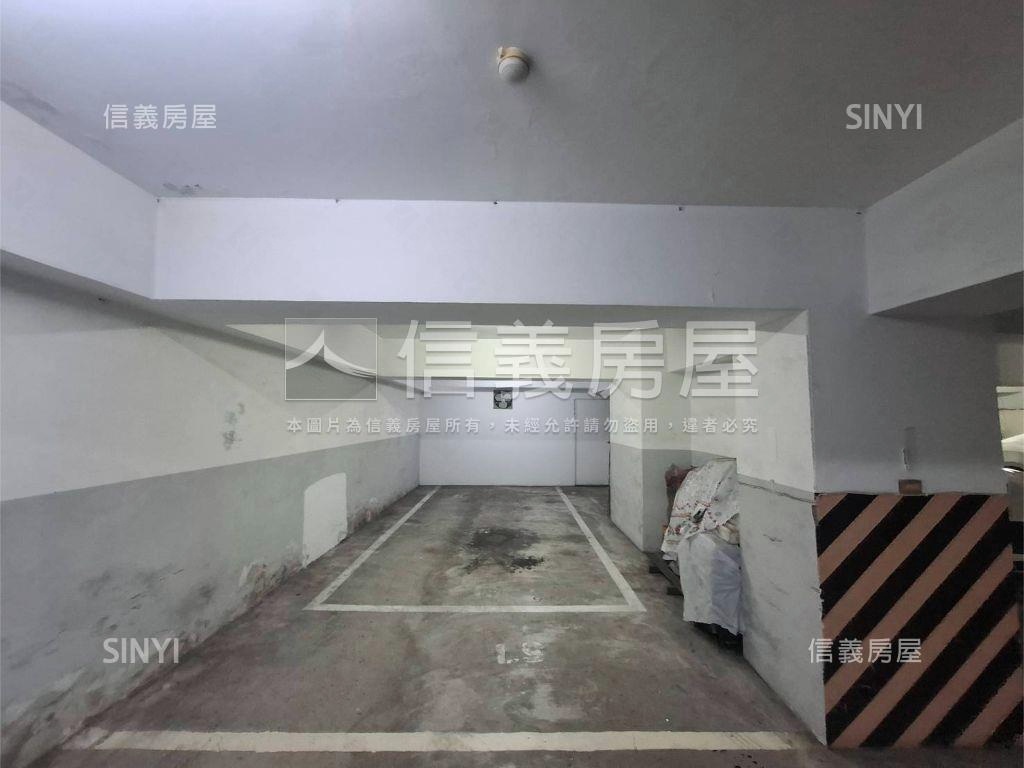 中山北五段升降平面車位房屋室內格局與周邊環境