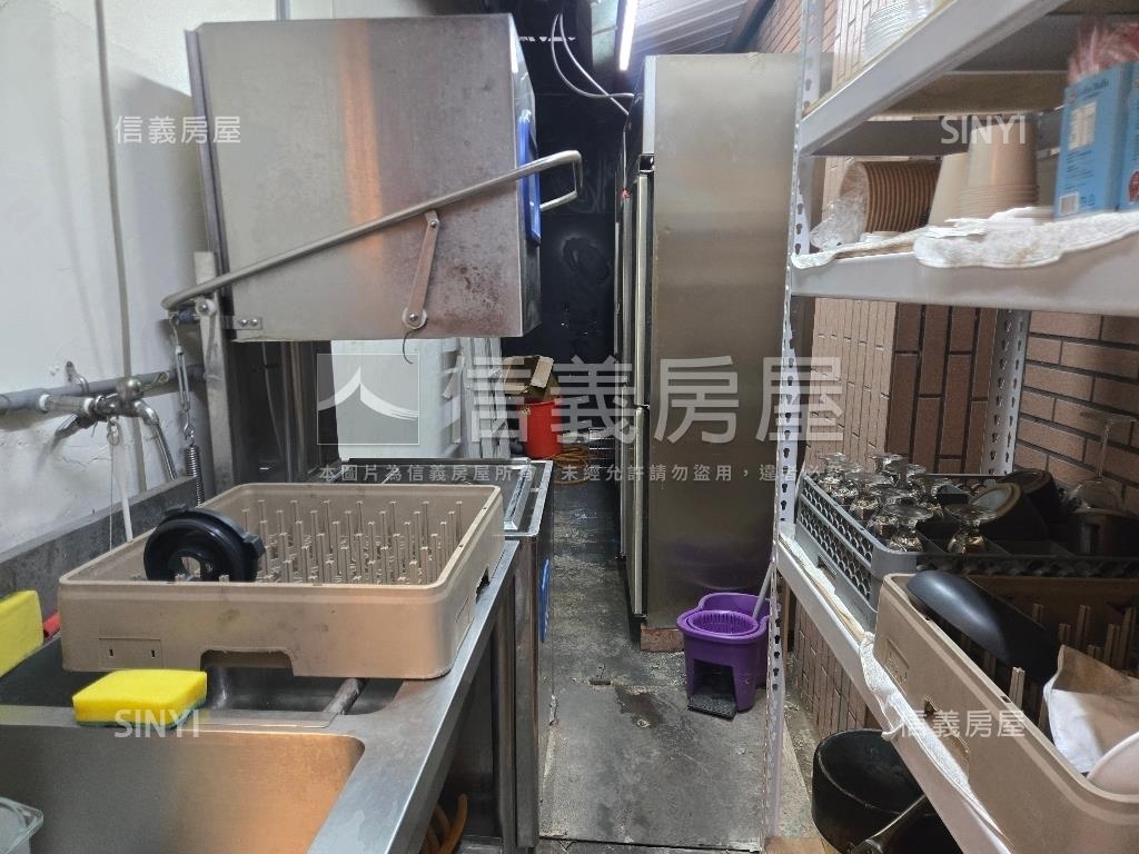 ㊖忠明南路邊間美樓店房屋室內格局與周邊環境