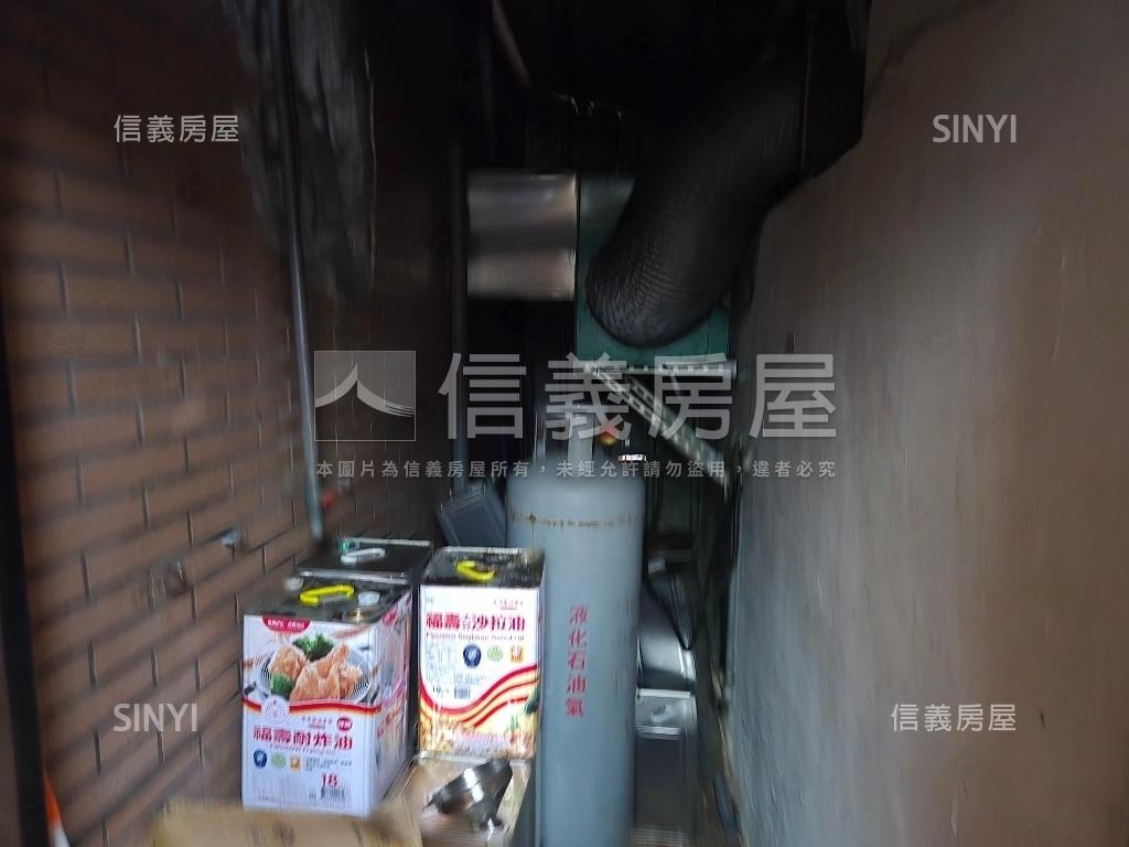 ㊖忠明南路邊間美樓店房屋室內格局與周邊環境