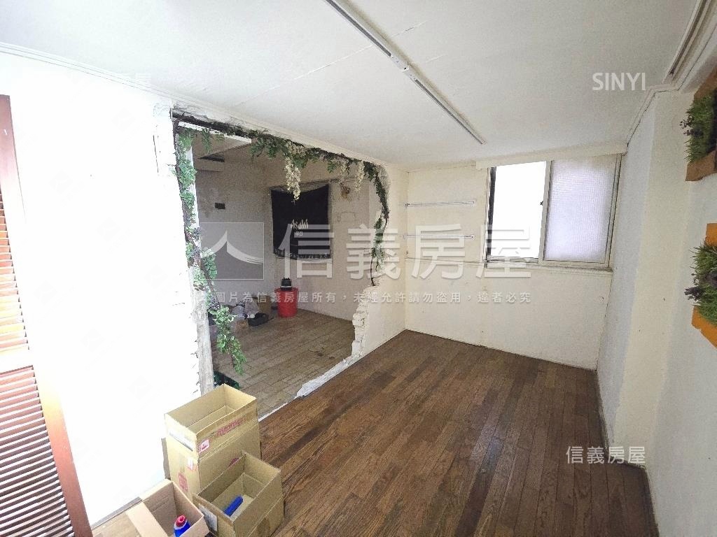 ㊖忠明南路邊間美樓店房屋室內格局與周邊環境