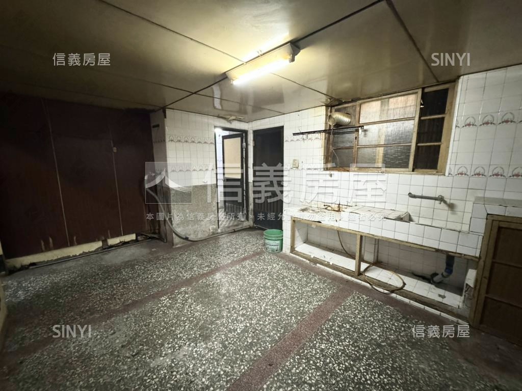 新民國小、自由市場巷透房屋室內格局與周邊環境