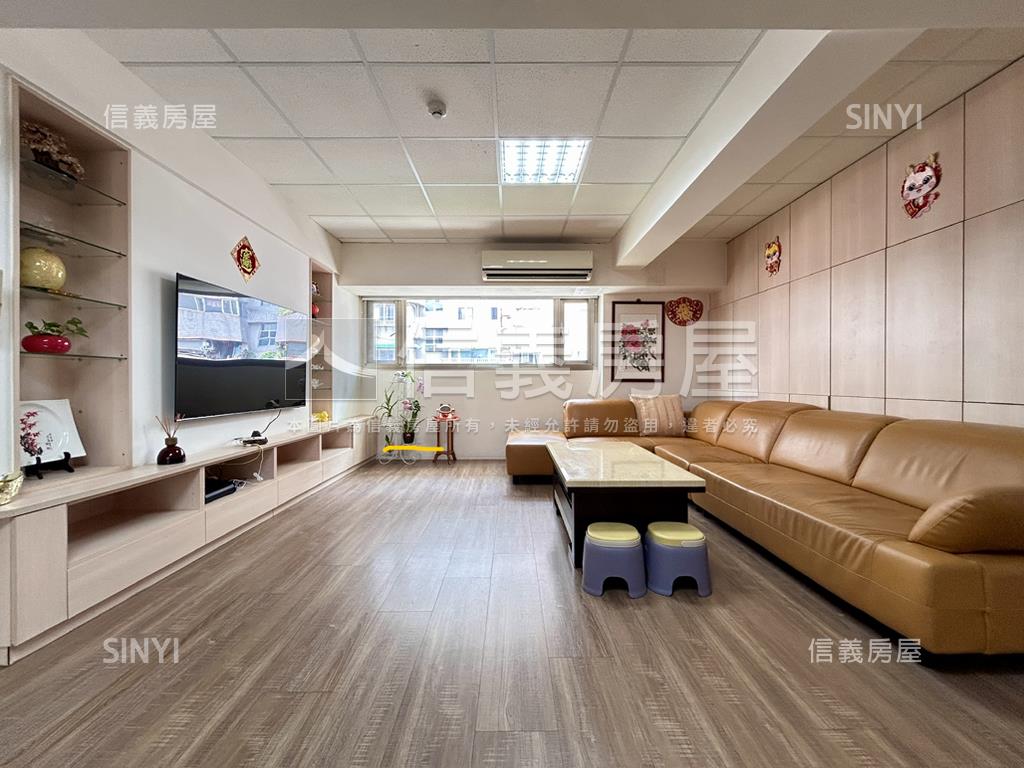 新和街電梯雙層大戶加車位房屋室內格局與周邊環境