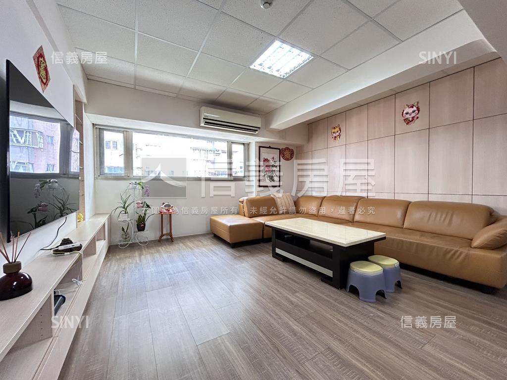 新和街電梯雙層大戶加車位房屋室內格局與周邊環境