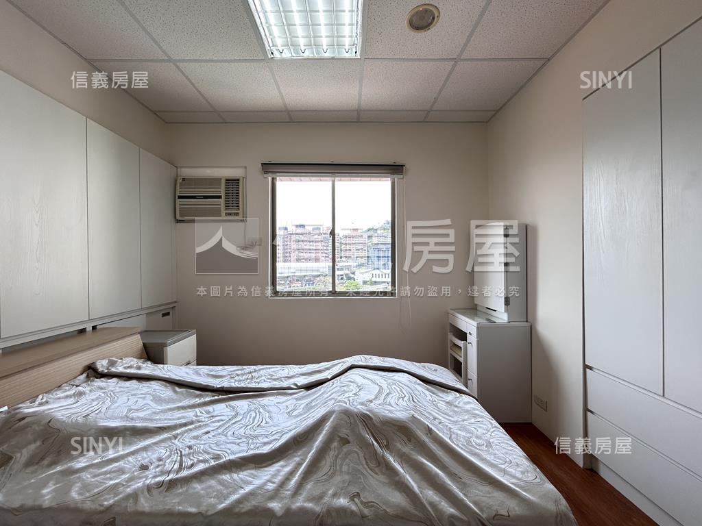 新和街電梯雙層大戶加車位房屋室內格局與周邊環境