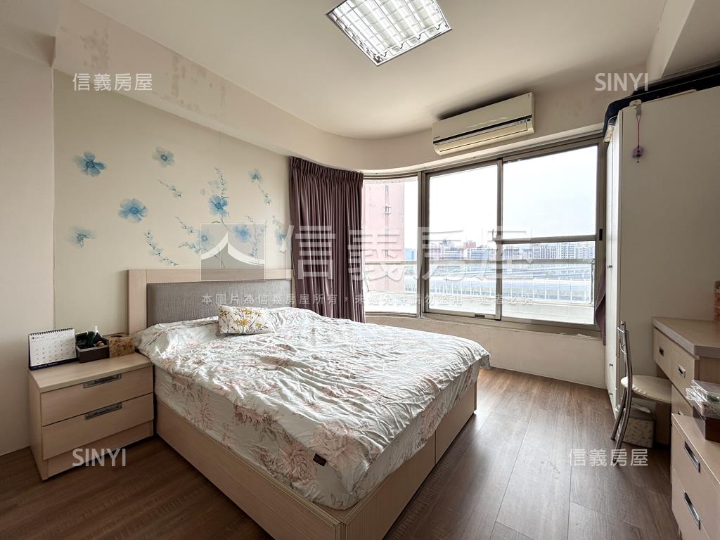 新和街電梯雙層大戶加車位房屋室內格局與周邊環境