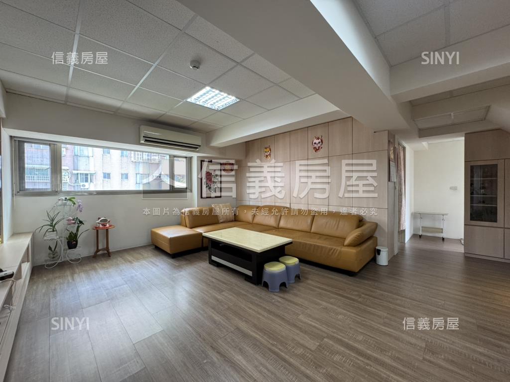 新和街電梯雙層大戶加車位房屋室內格局與周邊環境