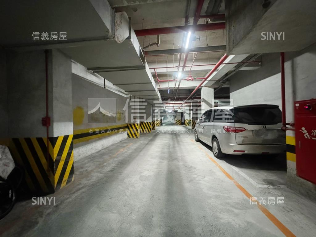 新和街電梯雙層大戶加車位房屋室內格局與周邊環境