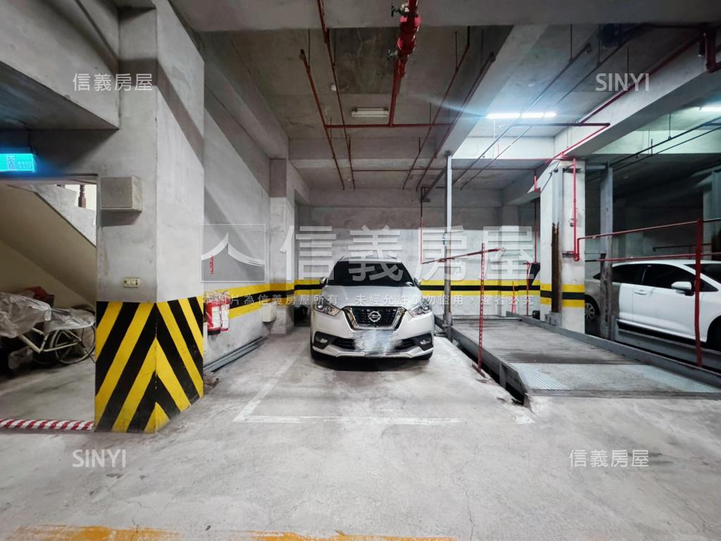 新和街電梯雙層大戶加車位房屋室內格局與周邊環境
