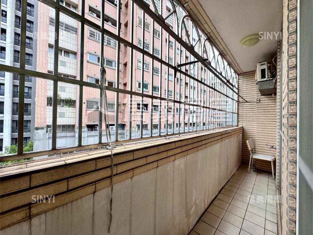 松竹商圈近捷運低總價２房房屋室內格局與周邊環境