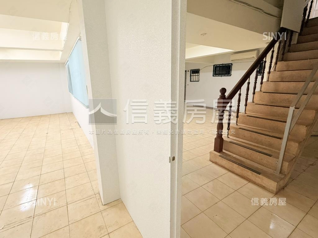 重慶路‧環翠園邊間金店面房屋室內格局與周邊環境