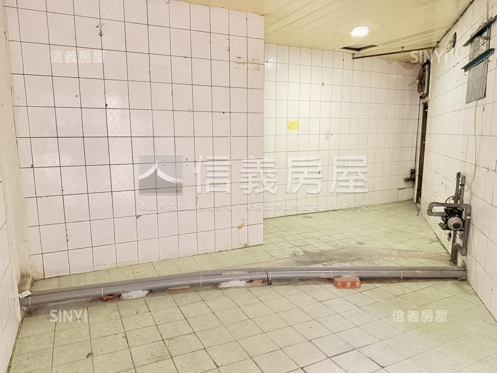 重慶路‧環翠園邊間金店面房屋室內格局與周邊環境