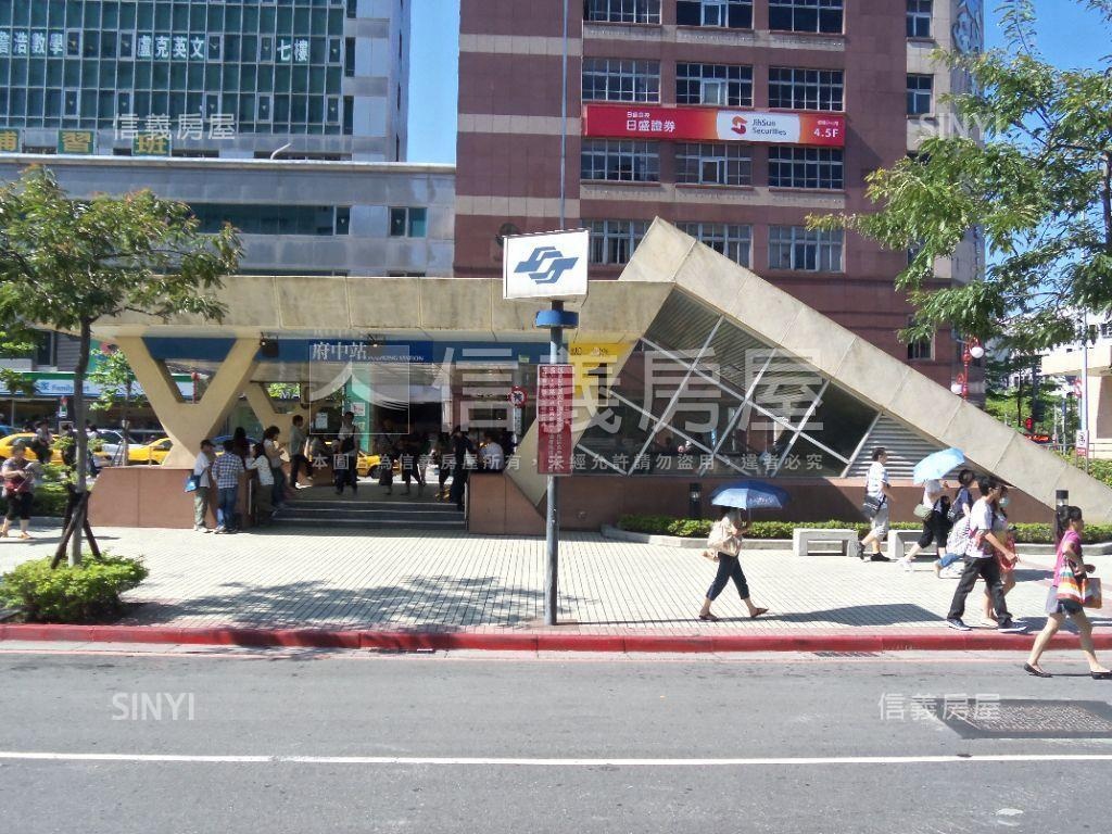 重慶路‧環翠園邊間金店面房屋室內格局與周邊環境