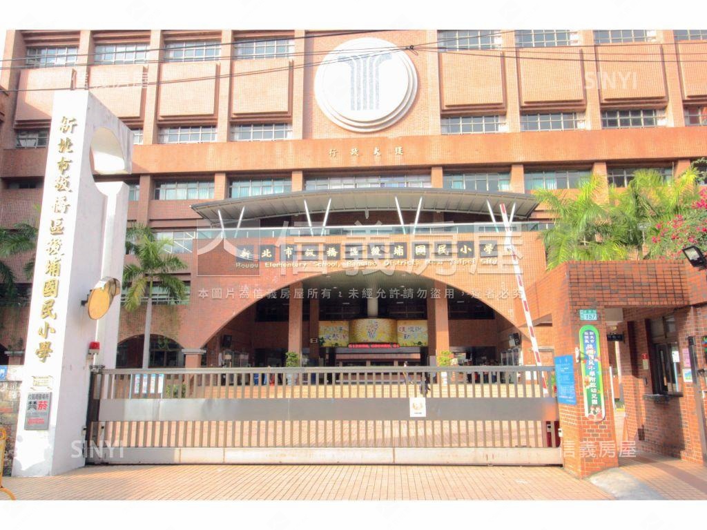 重慶路‧環翠園邊間金店面房屋室內格局與周邊環境