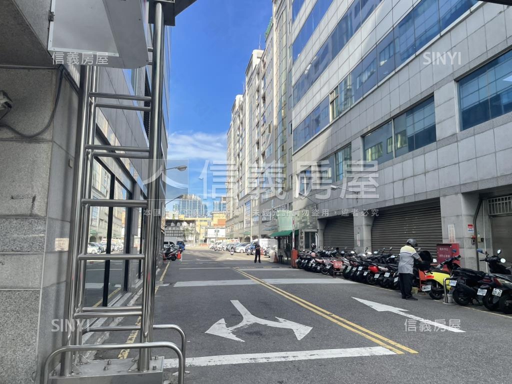 阿姆斯壯廠辦房屋室內格局與周邊環境