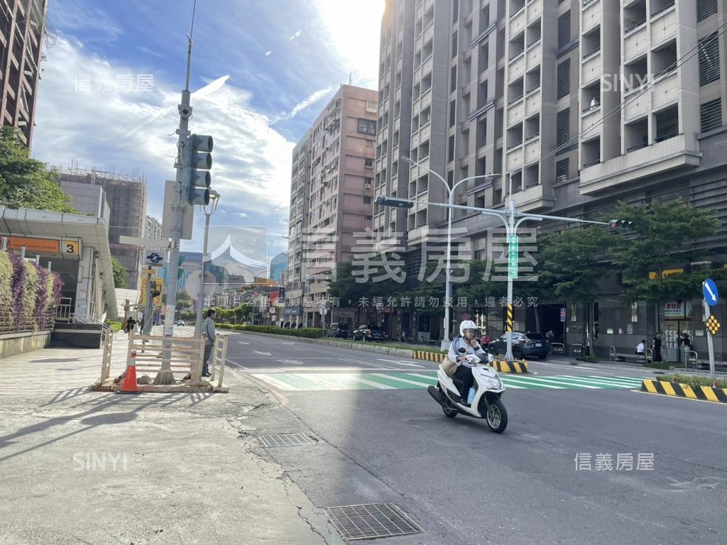 阿姆斯壯廠辦房屋室內格局與周邊環境
