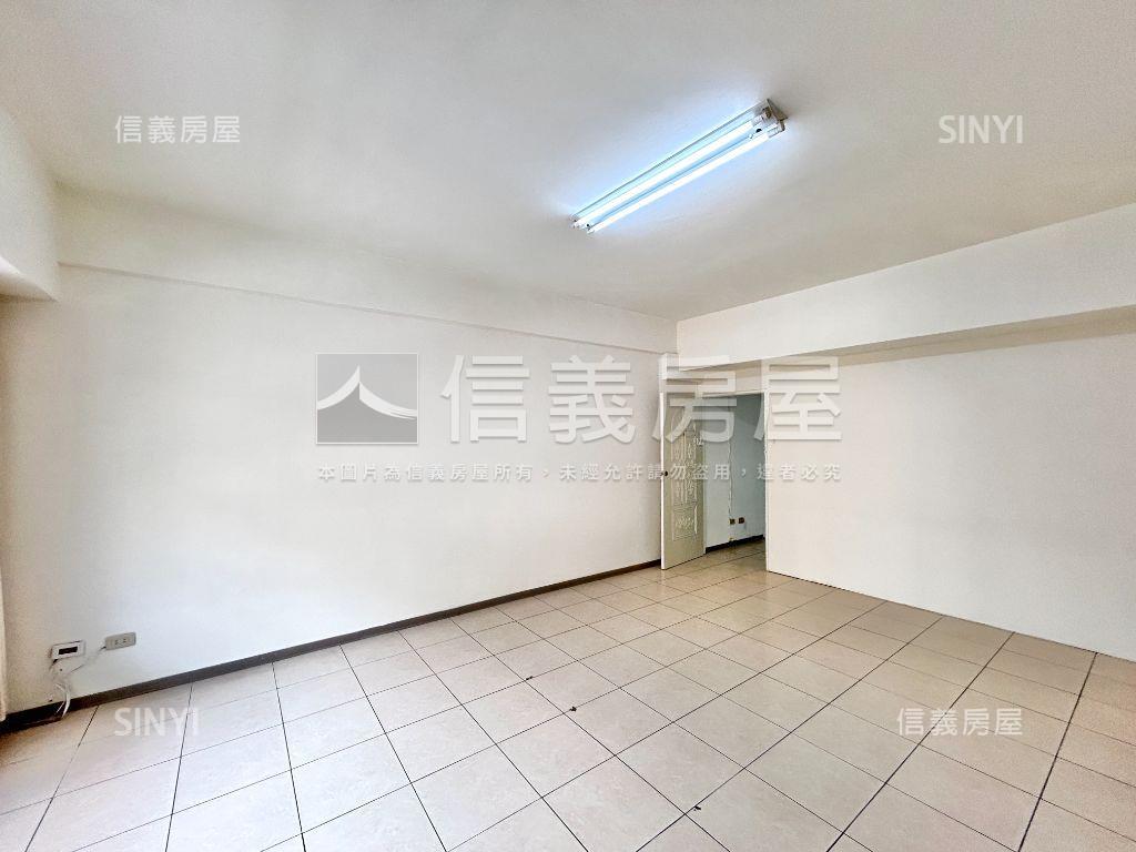 西區樓店！面寬約４．５米房屋室內格局與周邊環境