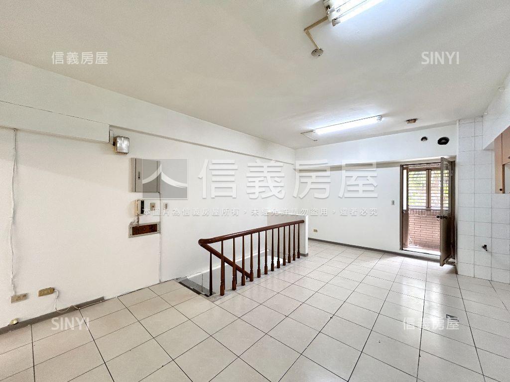 西區樓店！面寬約４．５米房屋室內格局與周邊環境
