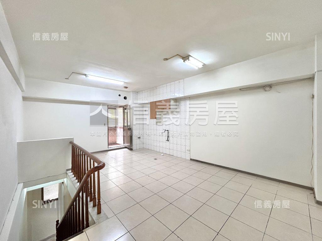 西區樓店！面寬約４．５米房屋室內格局與周邊環境