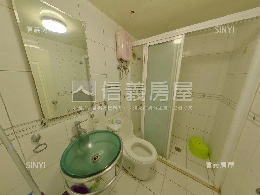 家樂福旁心鑽華堡房屋室內格局與周邊環境